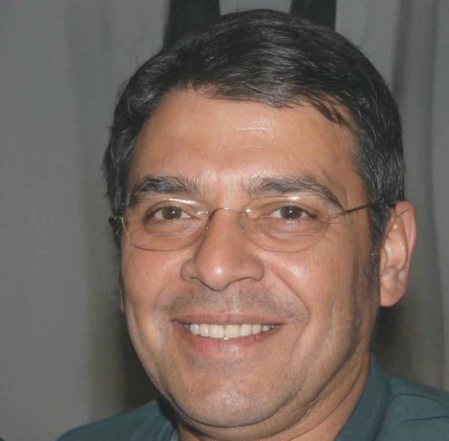 Instructor Ramón Vega